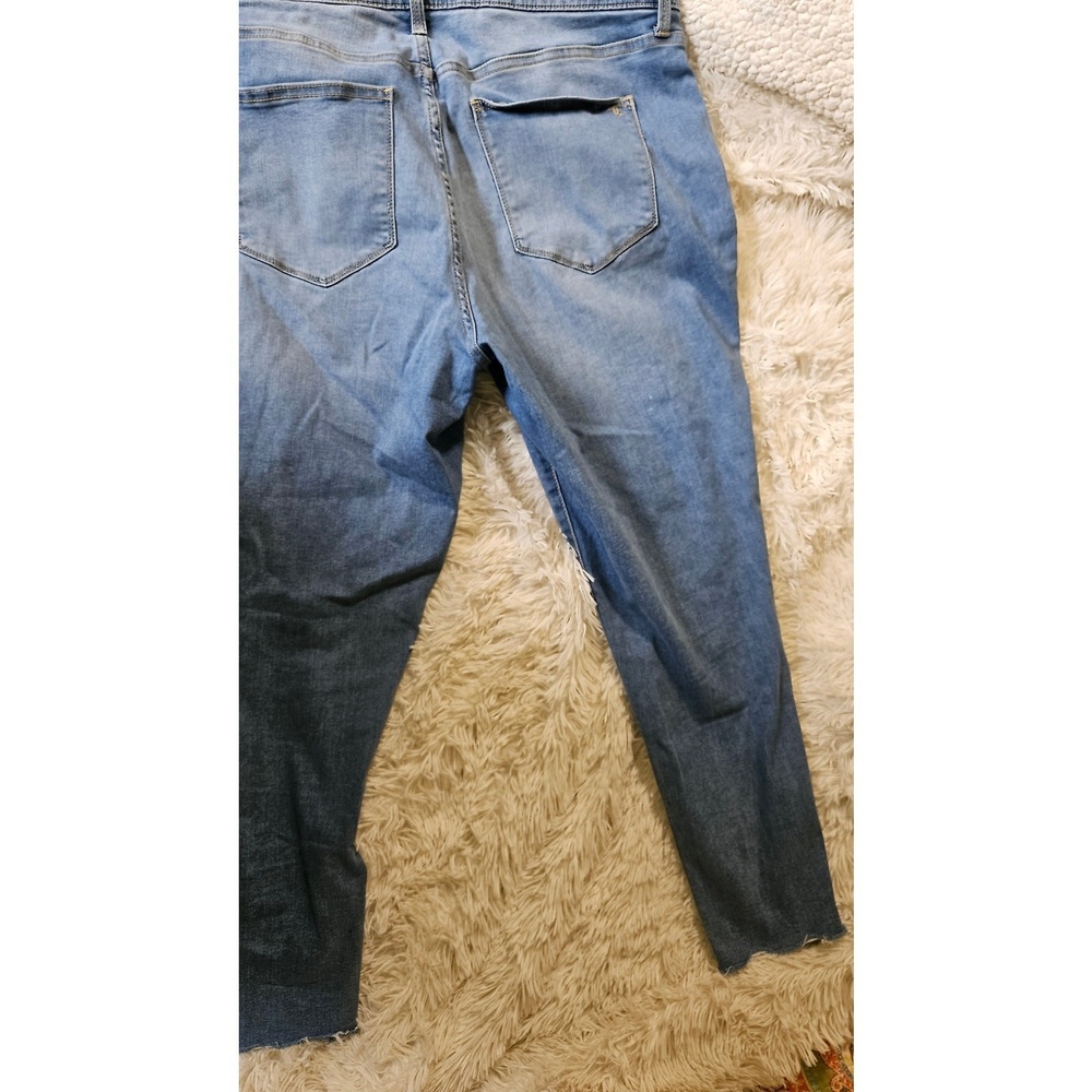 LULAROE Jeans Womens 36 Magic Waist Stretch Style L-161367 Cropped Distressed - Picture 8 of 16